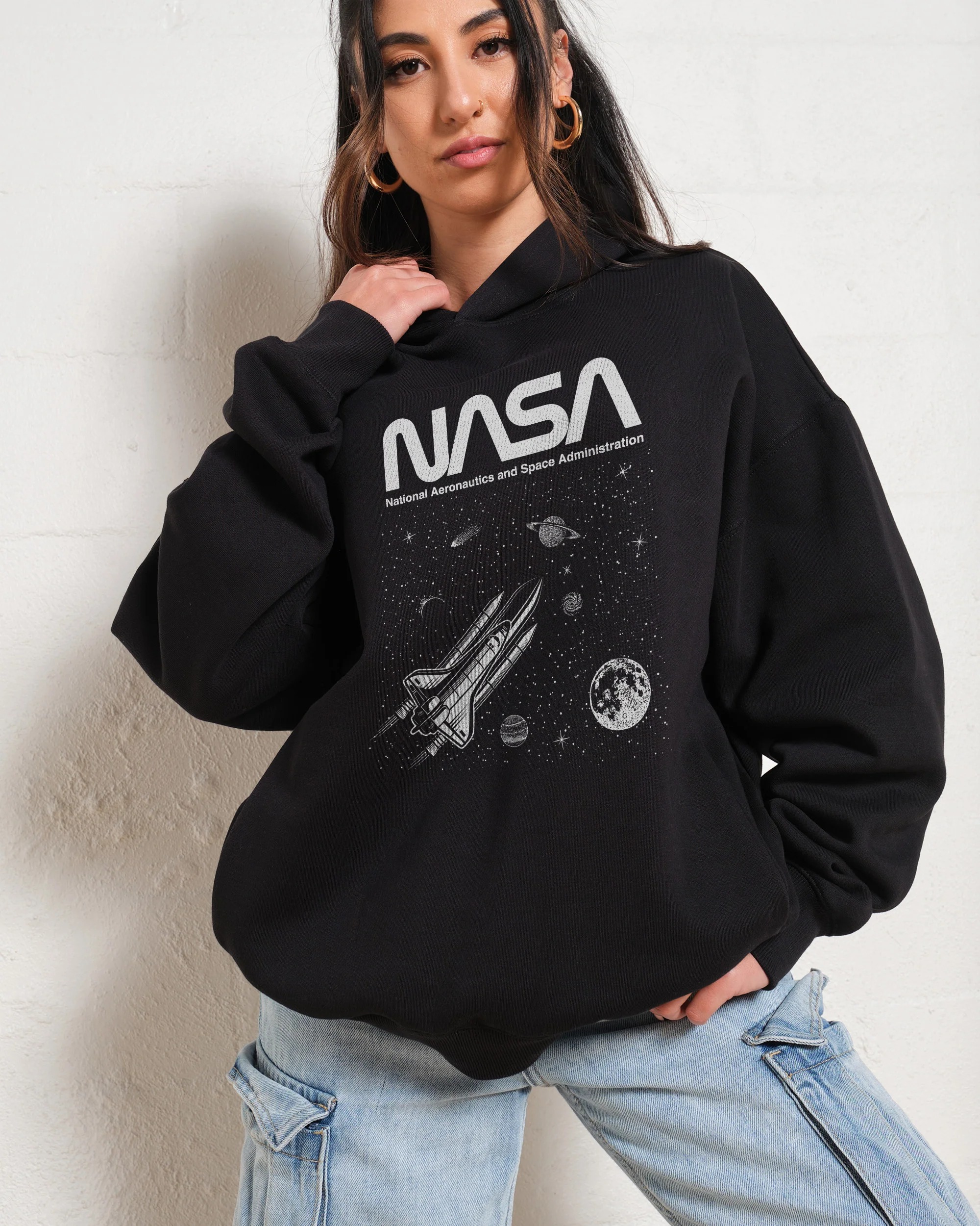 Black-Hoodie-Women-Front_4202c4d0-f4b8-4c03-97c1-df3c4dd75c80