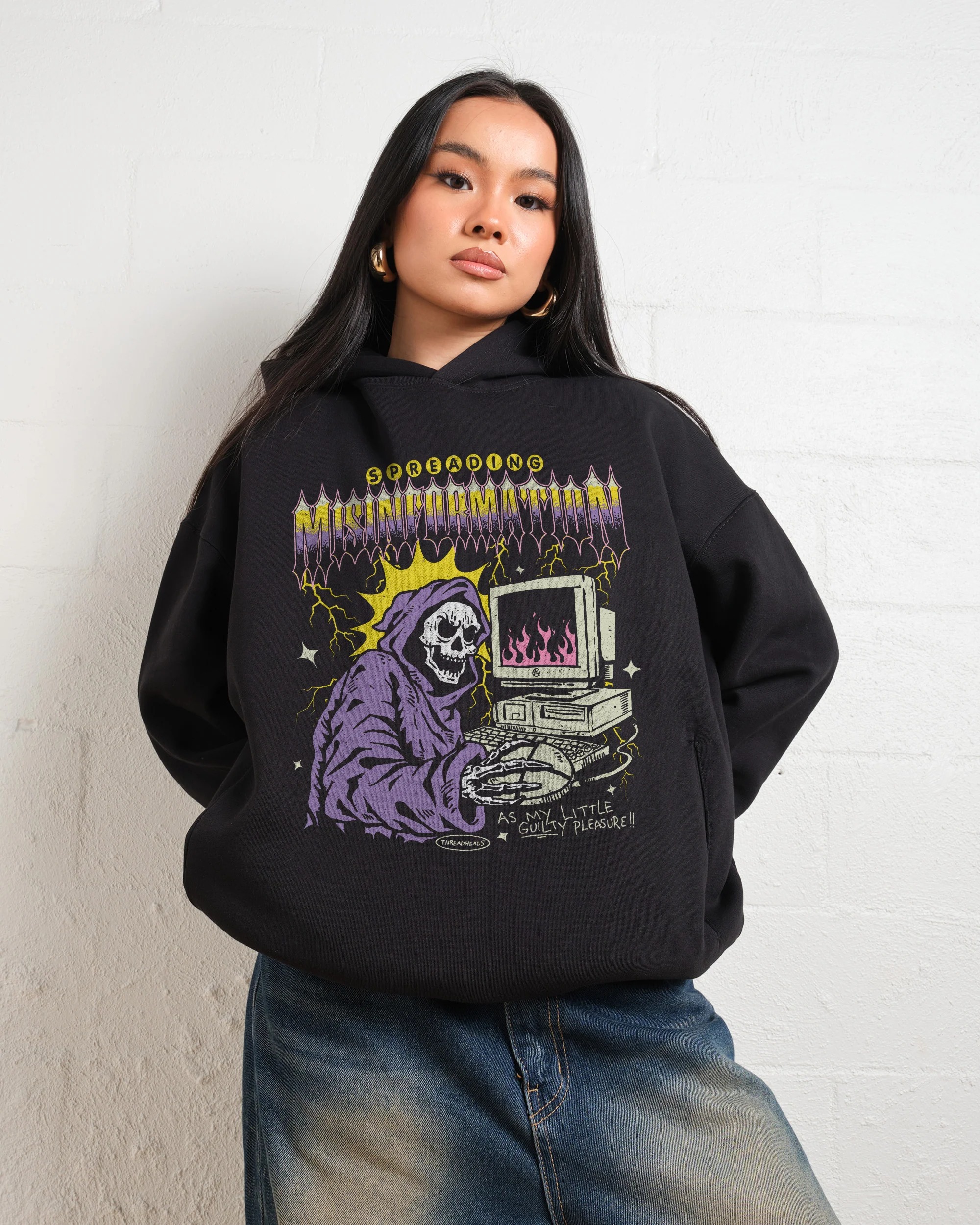 Black-Hoodie-Women-Front_738dbb94-e950-43ee-8ce3-16885692359f